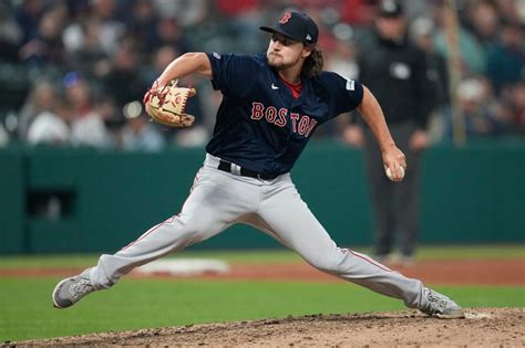 Chris Murphy makes strong debut in otherwise error-filled Red Sox loss